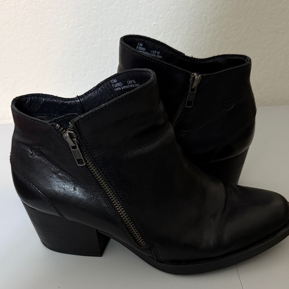 Born Black Leather Ankle Boots Size women 10M